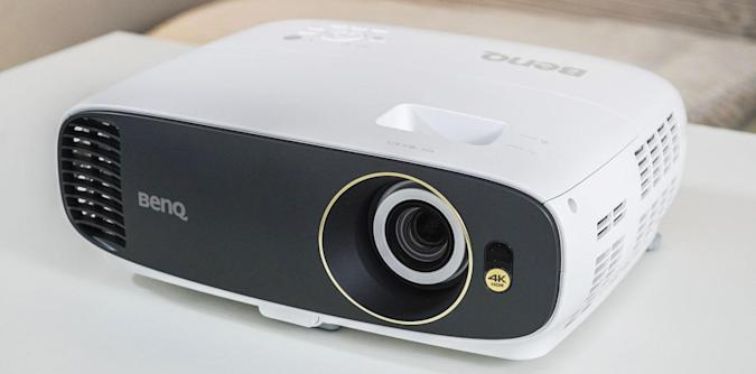 BenQ W1700M Review – The Native 4K Projector